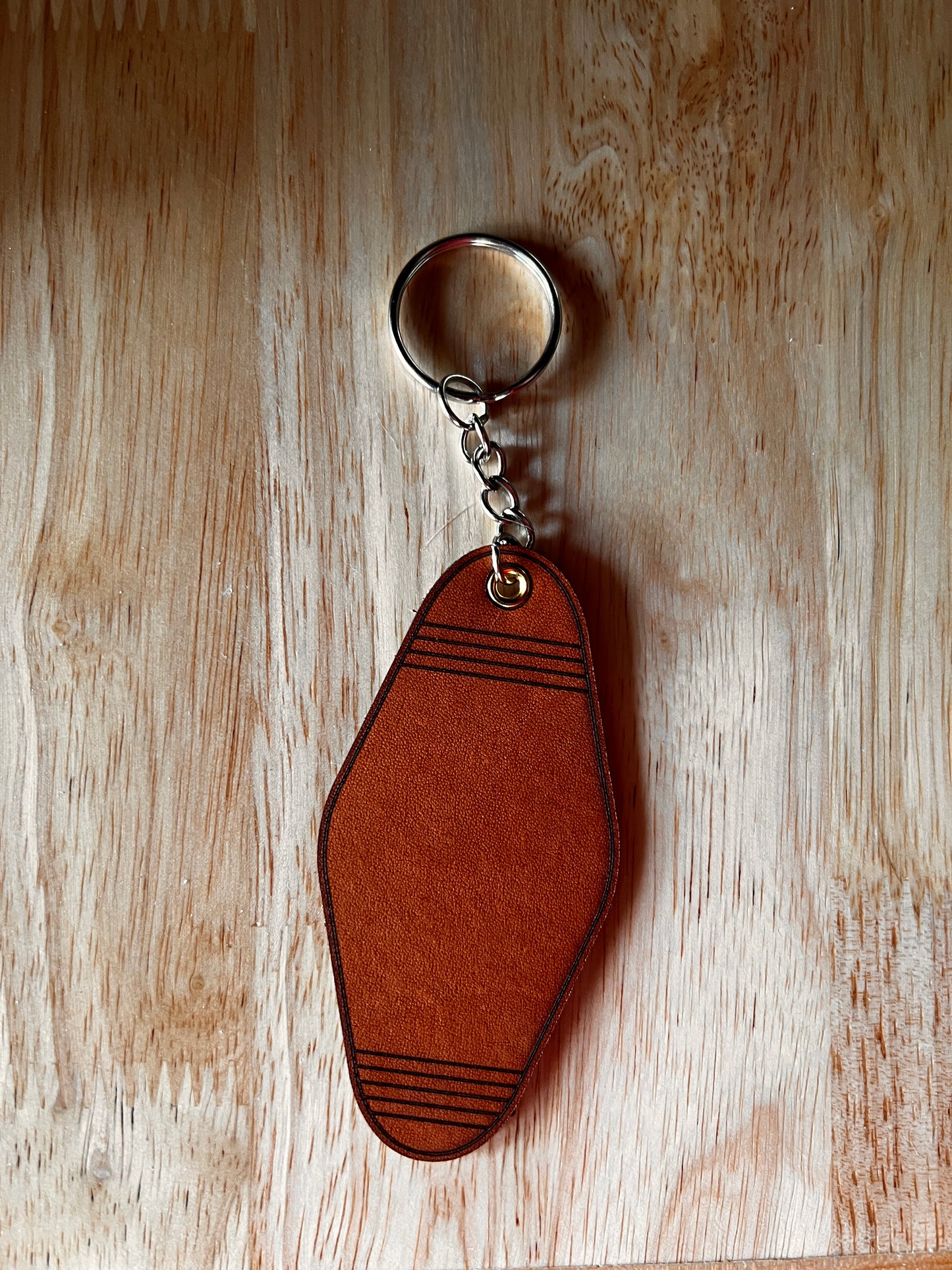 Retro Leather Motel Keychain – A Little Bit of Story in Your Pocket