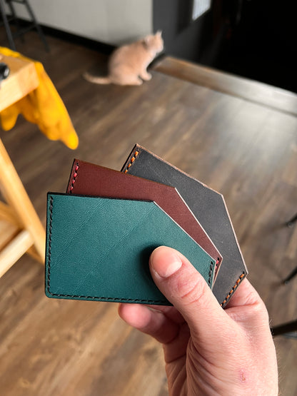 The Minimalist-ist Wallet – Just Enough, Beautifully Done